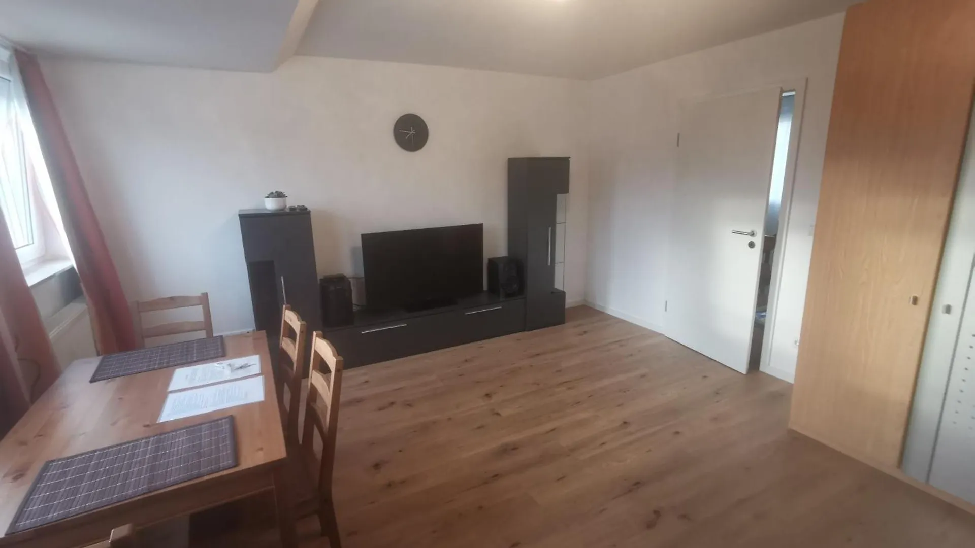 Apartment Grosszuegige 3-Zimmer Wohnung Mit Garage Und Garten Nuremberg Germany