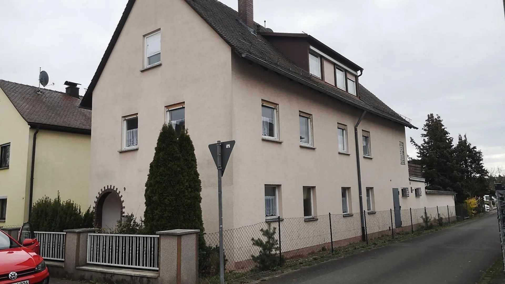 Apartment Grosszuegige 3-Zimmer Wohnung Mit Garage Und Garten Nuremberg