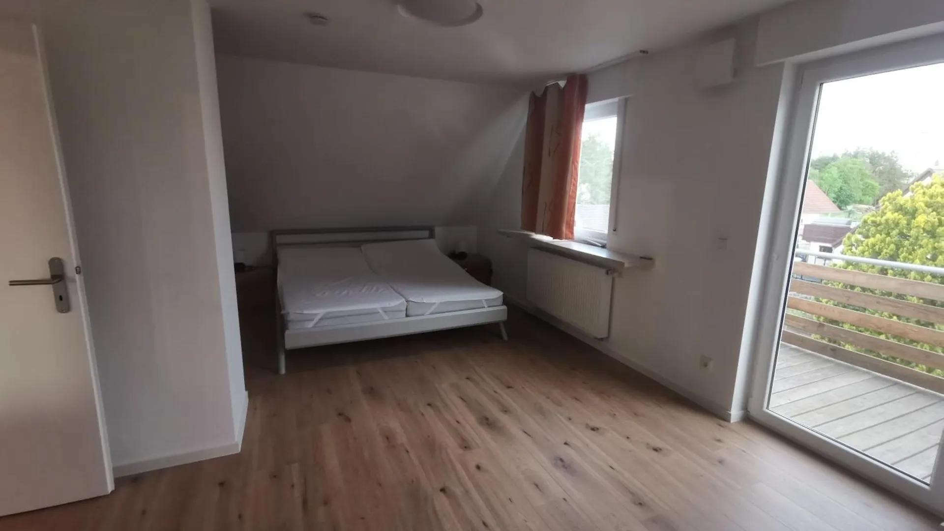 Grosszuegige 3-Zimmer Wohnung Mit Garage Und Garten Nuremberg 0*,  Allemagne